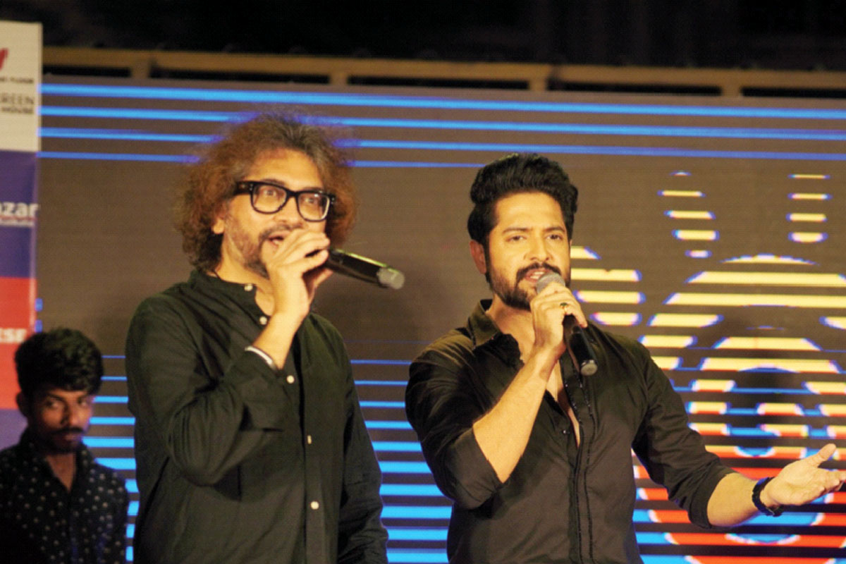 সায়ানাইড গানের লঞ্চে একসঙ্গে গান গাইলেন রূপম- বিক্রম