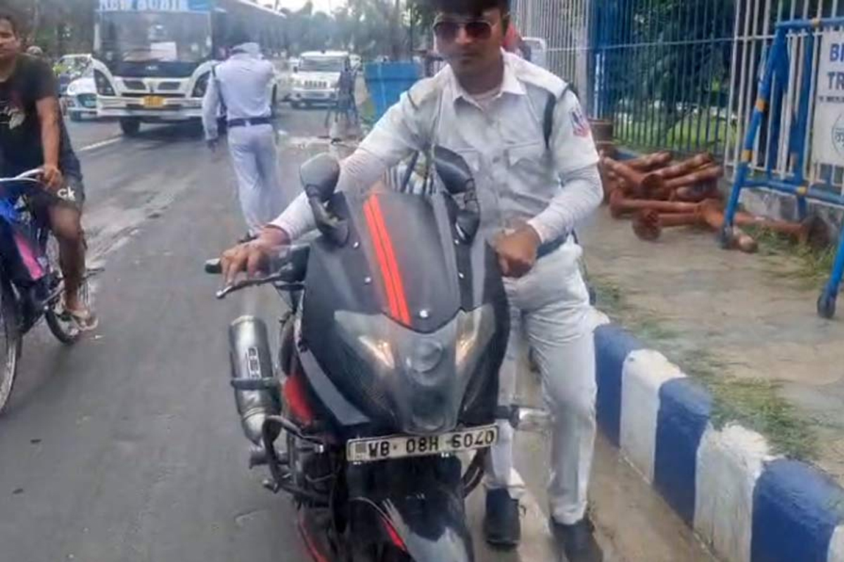 ভিআইপি রোডে সরকারি বাসের ধাক্কায় মৃত্যু