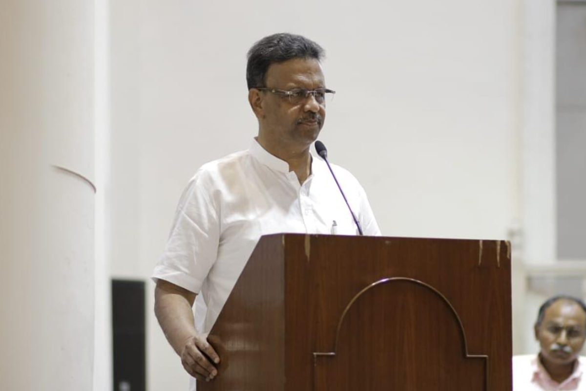 সীমান্ত সুরক্ষা নেই, রাজ্যকে দোষারোপ, কেন্দ্রকে বিঁধলেন ফিরহাদ