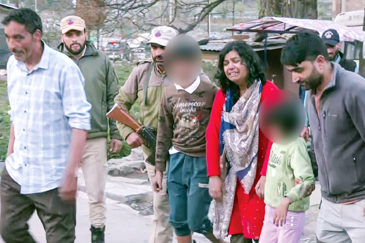 পহেলগাম কাণ্ডের প্রতিবাদে মুখর কলকাতার তিন প্রধান