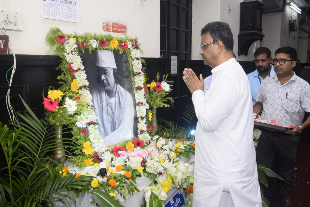 নজরুল জন্মজয়ন্তীতে কলকাতা পুরসভায় বিশেষ সম্মানজ্ঞাপন
