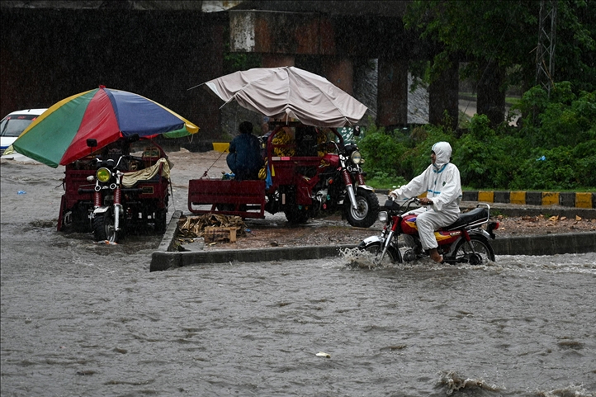 পাকিস্তানে ঝড়বৃষ্টিতে ১৯ জনের মৃত্যু