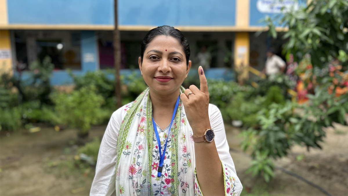 যোগ্য প্রার্থীকে জয়যুক্ত করুন, ভোট দিয়ে মন্তব্য তৃণমূল প্রার্থী আলিফার