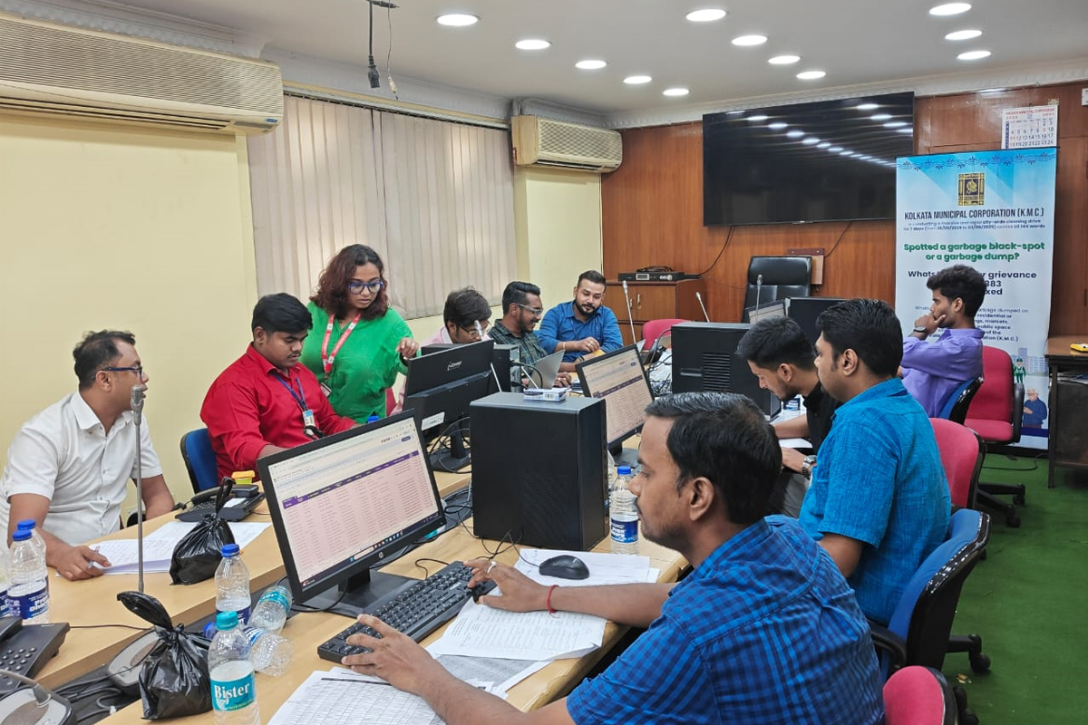পুরসভার জঞ্জাল সাফাই অভিযান ঘিরে নজিরবিহীন সাড়া