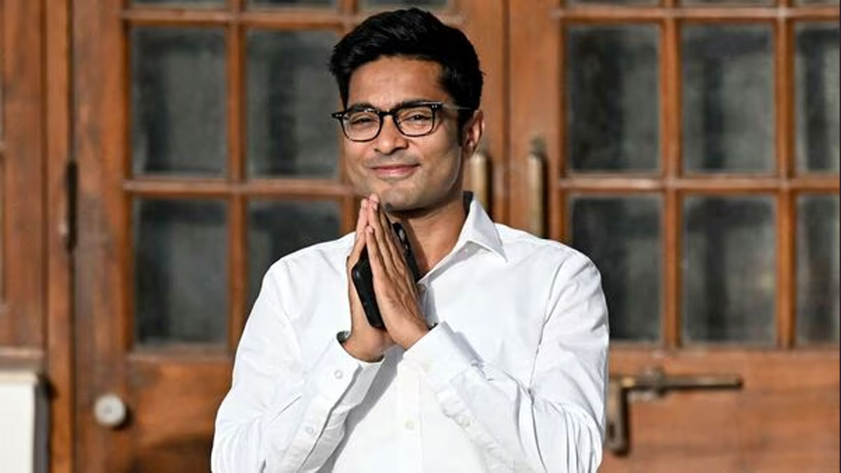 প্রধানমন্ত্রীর আমন্ত্রণে দিল্লিতে নৈশভোজে অভিষেক