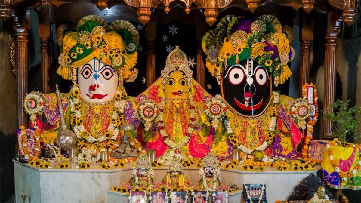 ইসকন রাজাপুর জগন্নাথ মন্দিরে স্নানযাত্রা
