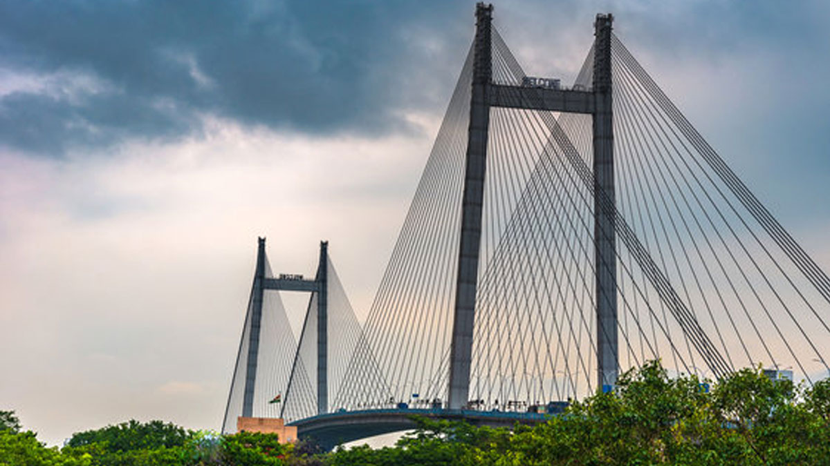 বন্ধ রাস্তা, বিপাকে রেলযাত্রীরা