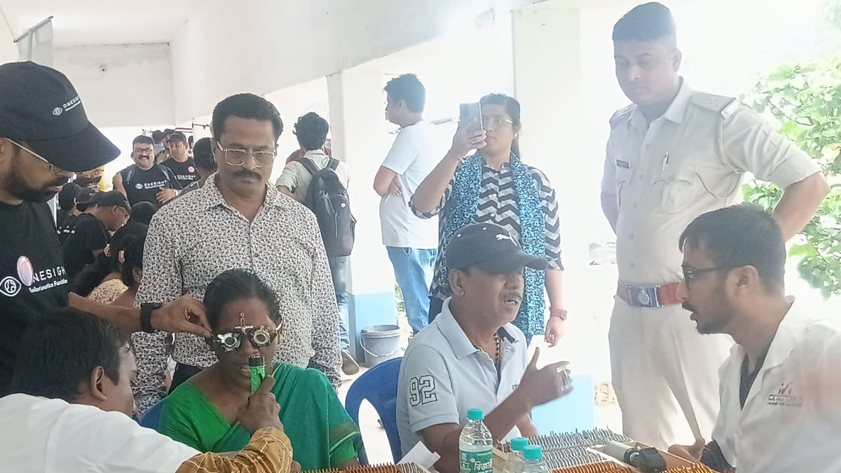 বিনামূল্যে ছানি অপারেশনের ব্যবস্থা গয়েশপুর পুলিশ ফাঁড়ির