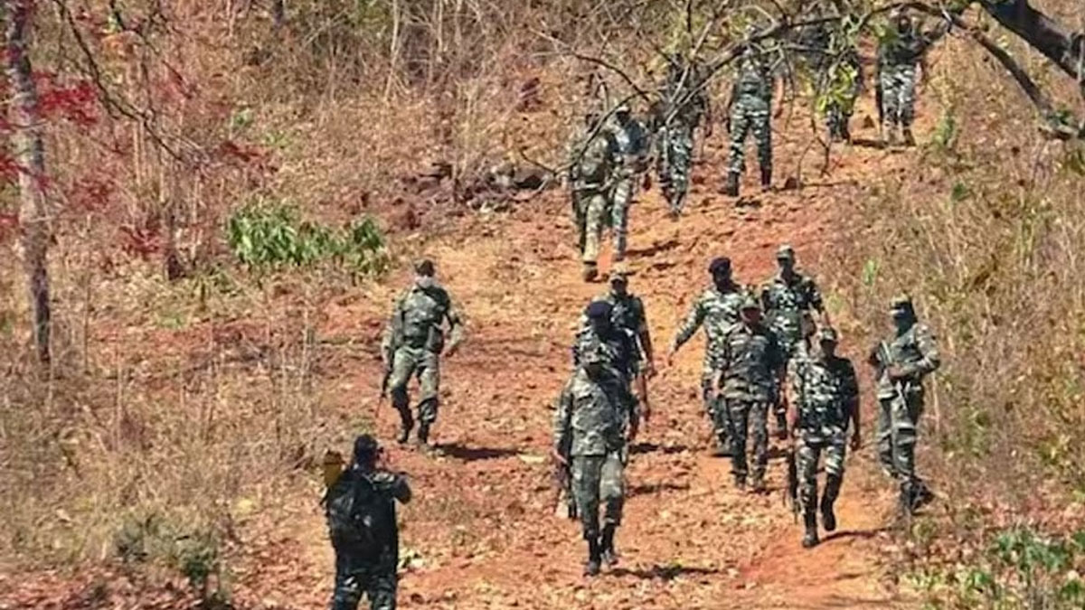 বস্তারে রক্তপাত ছাড়াই বড় সাফল্য, আত্মসমর্পণ ৩০ মাওবাদীর