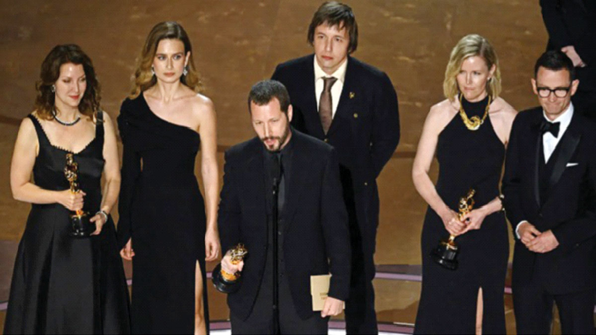 যুদ্ধবাজ পৃথিবী বনাম শান্তির আহ্বান