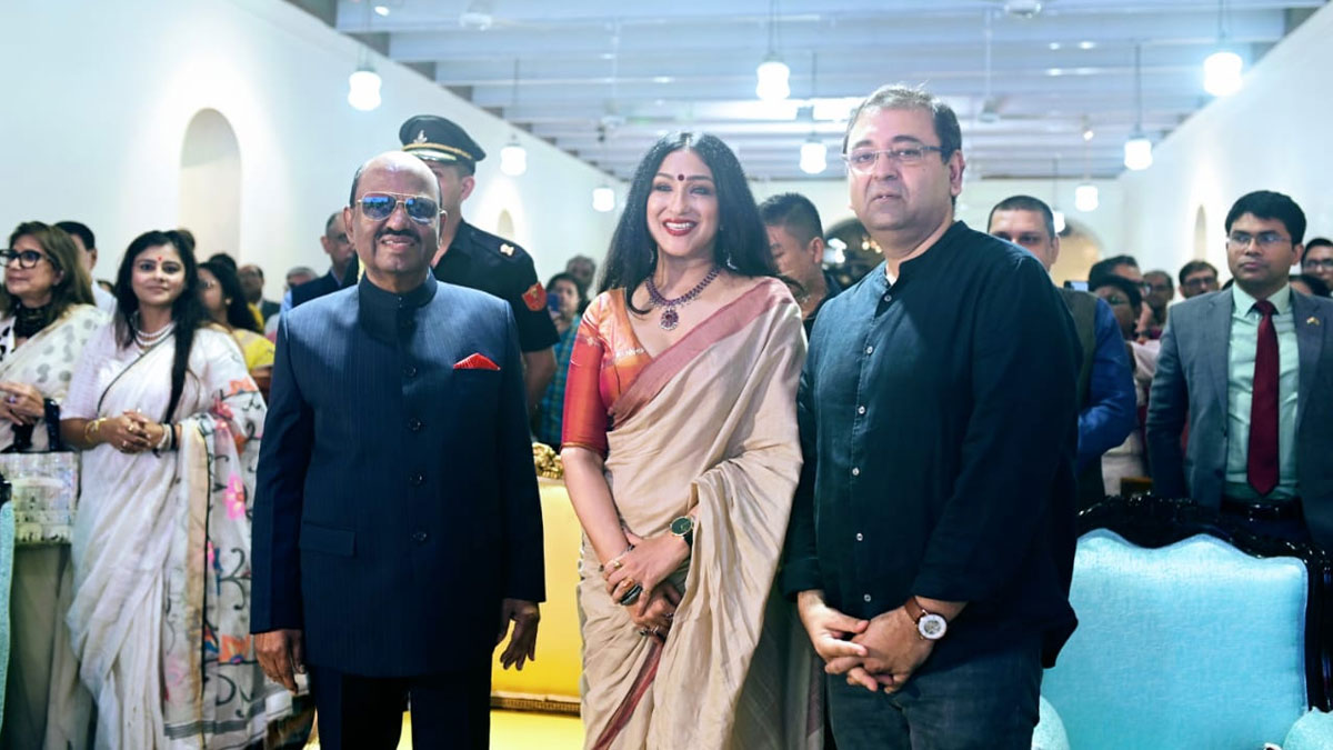 রাজভবনে বৃষ্টি বিকেলে আনন্দ আর ‘আনন্দী’