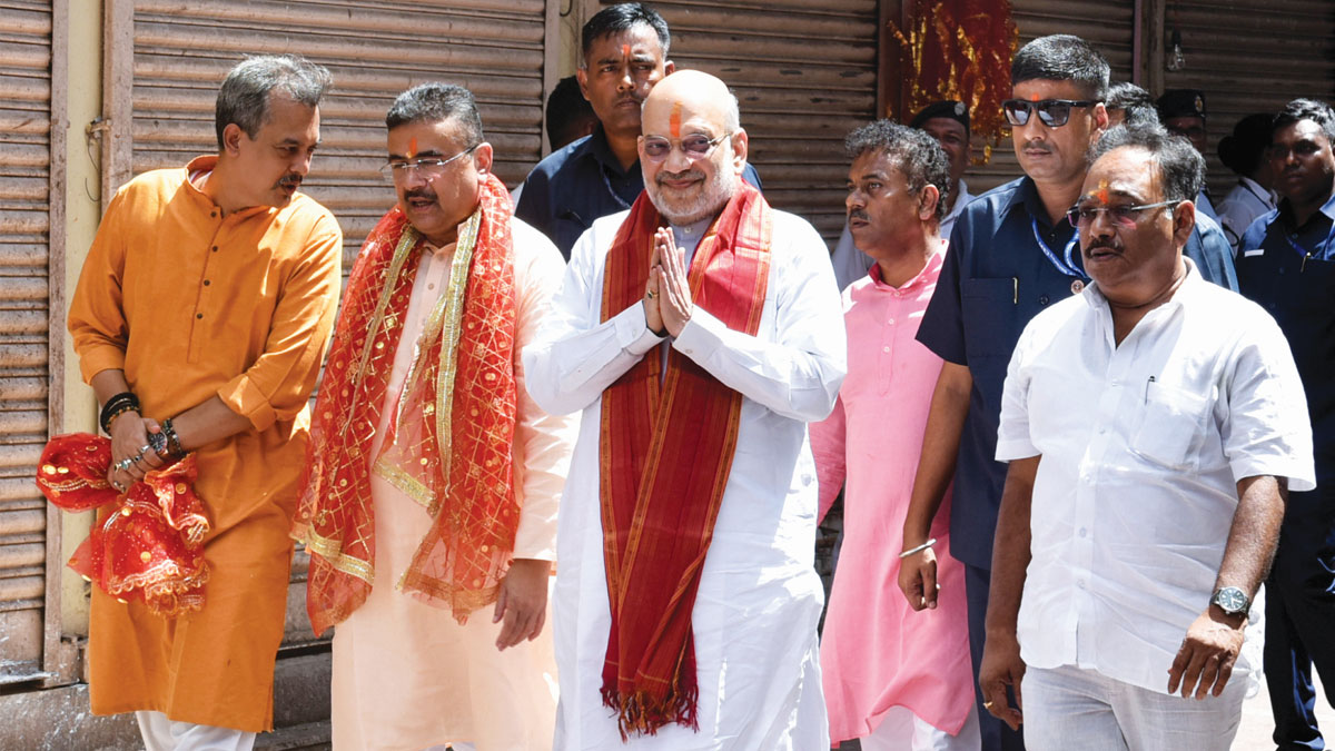 কালীঘাটে অমিত শাহ পুজো দিয়ে বেরাতেই উঠল জয় বাংলা স্লোগান