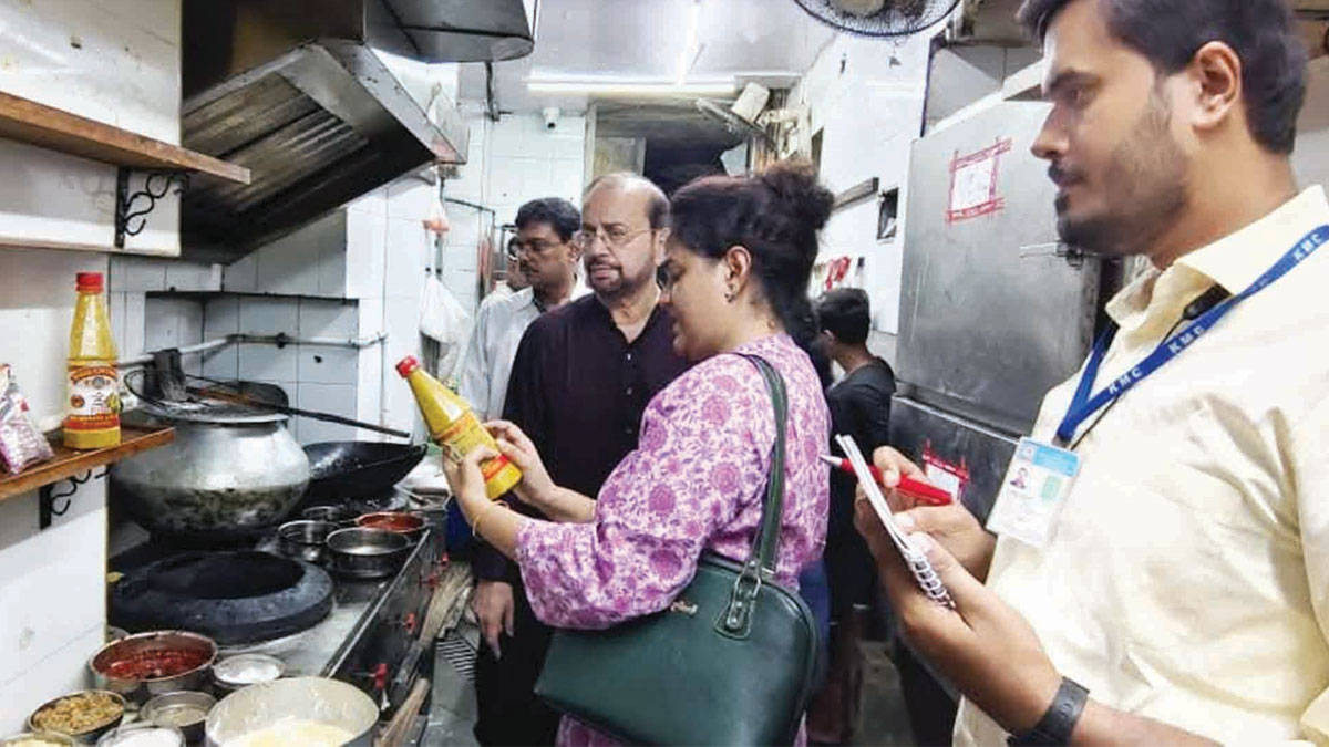 খাবারে ভেজাল রুখতে দুর্গাপুজোর আগেই অভিযানে কলকাতা পুরসভা