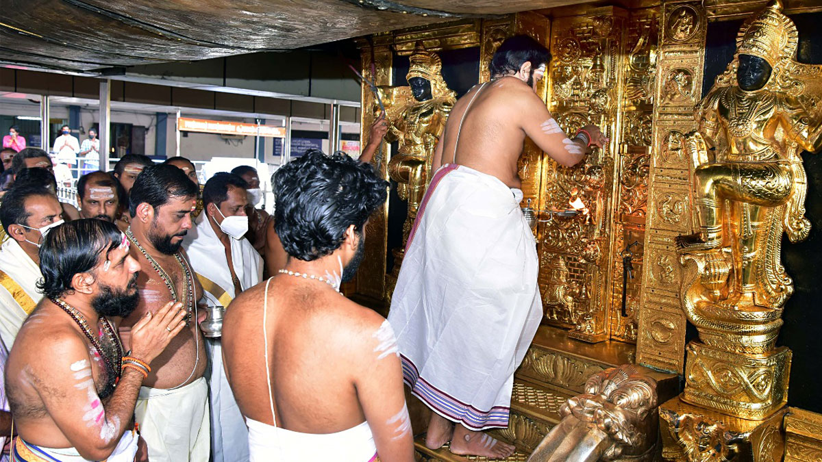 শবরীমালা মন্দিরের বিগ্রহ থেকে সাড়ে চার কেজি সোনা ‘উধাও’
