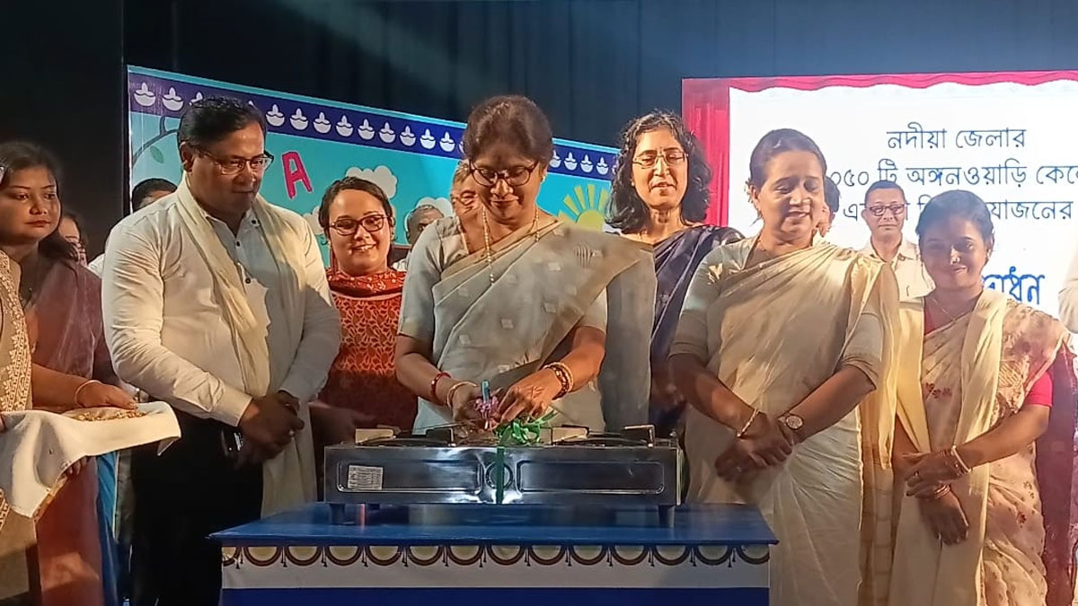 নদিয়ায় ১০৫০টি অঙ্গনওয়াড়ি কেন্দ্রে এলপিজি সংযোগ, উদ্বোধনে শশী