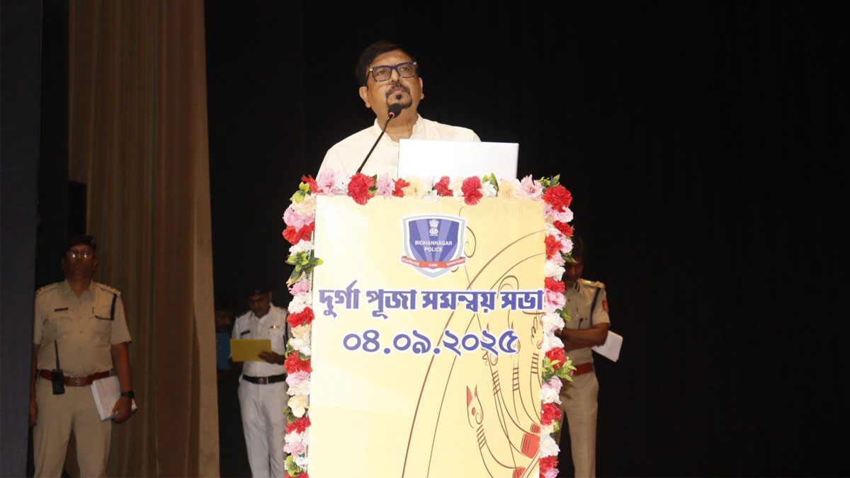 পুজোয় অতিরিক্ত ৯৭টি অস্থায়ী ফায়ার স্টেশন রাজ্যে : সুজিত বসু