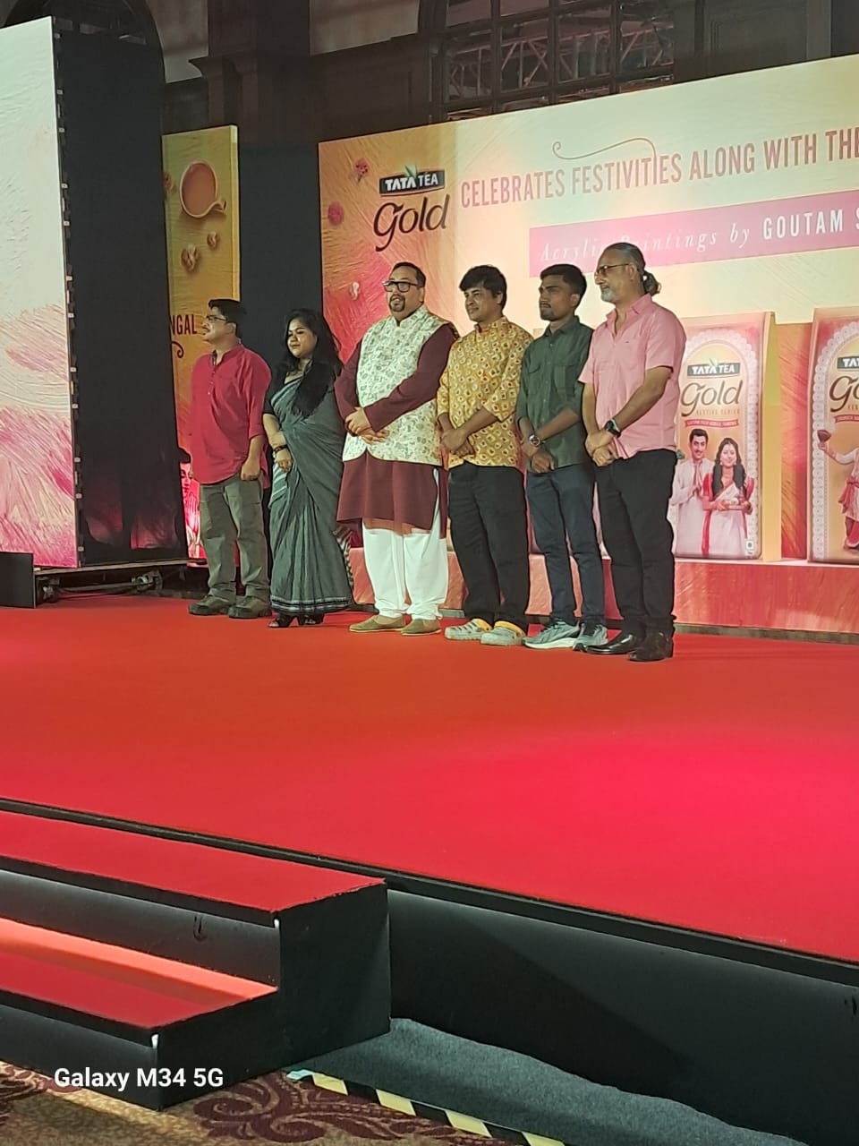 দুর্গাপুজোয় বাংলার শিল্পীদের সম্মান জানাল টাটা টি গোল্ড