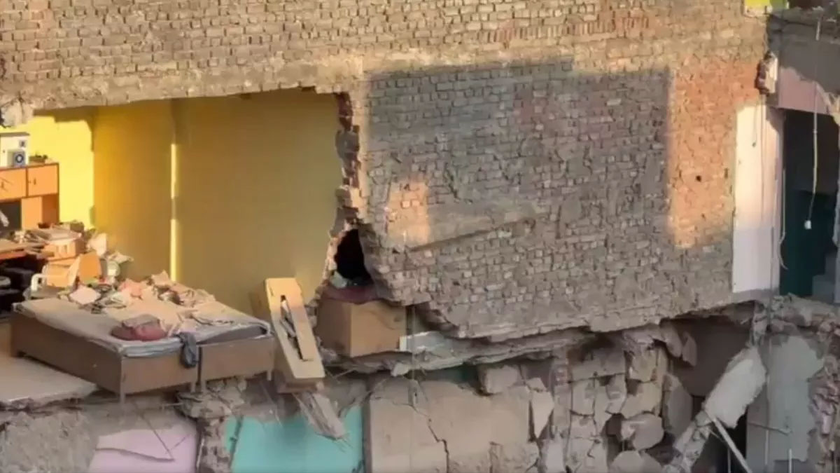 দিল্লির পাঞ্জাবি বস্তিতে ভেঙে পড়ল চারতলা বাড়ি, উদ্ধার ১৪