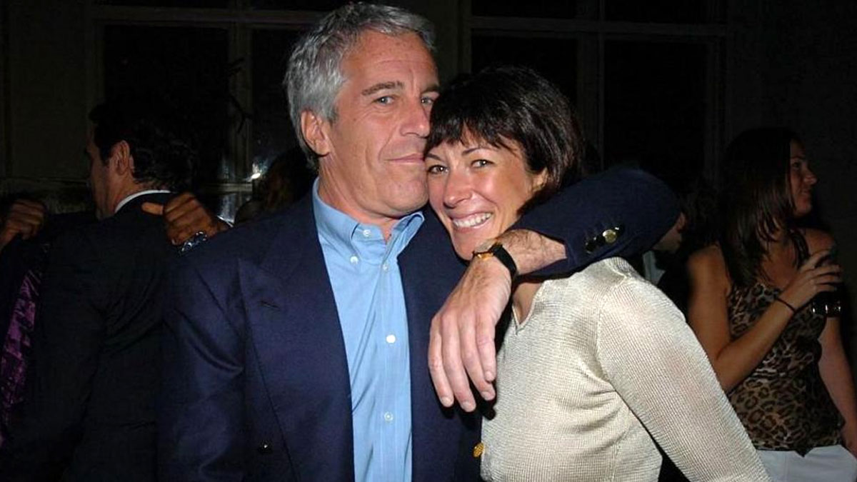 প্রকাশ্যে এপস্টিন ফাইলের অংশ