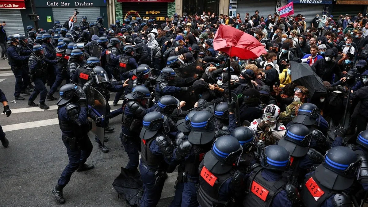 অগ্নিগর্ভ ফ্রান্স, প্যারিস-সহ নানা শহরে সংঘর্ষ ও অগ্নিসংযোগ
