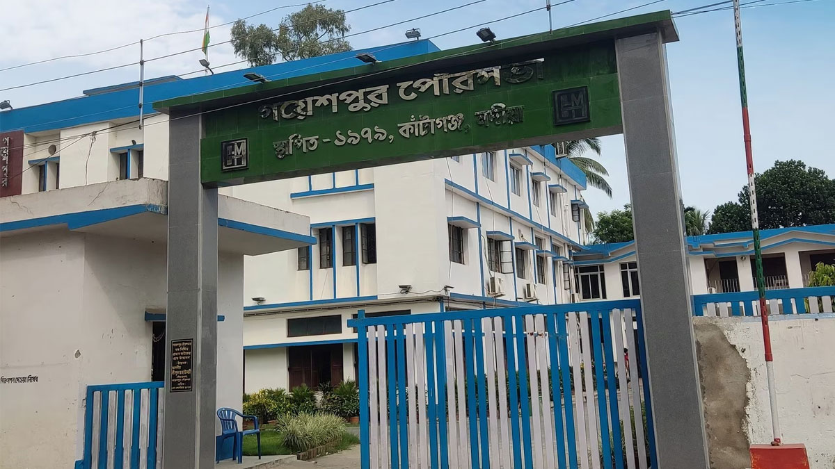 পিঁজরাপোল সোসাইটিকে সম্পত্তি করে বেলাগাম ছাড় পৌরসভার, ফিরহাদ-অভিষেককে চিঠি কাউন্সিলরদের