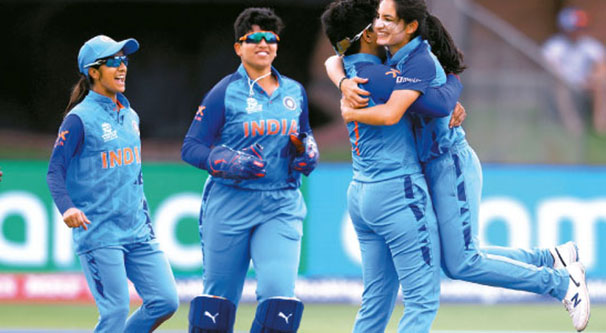 বীরের মতো লড়াই করেও হারতে হল মান্ধানাদের