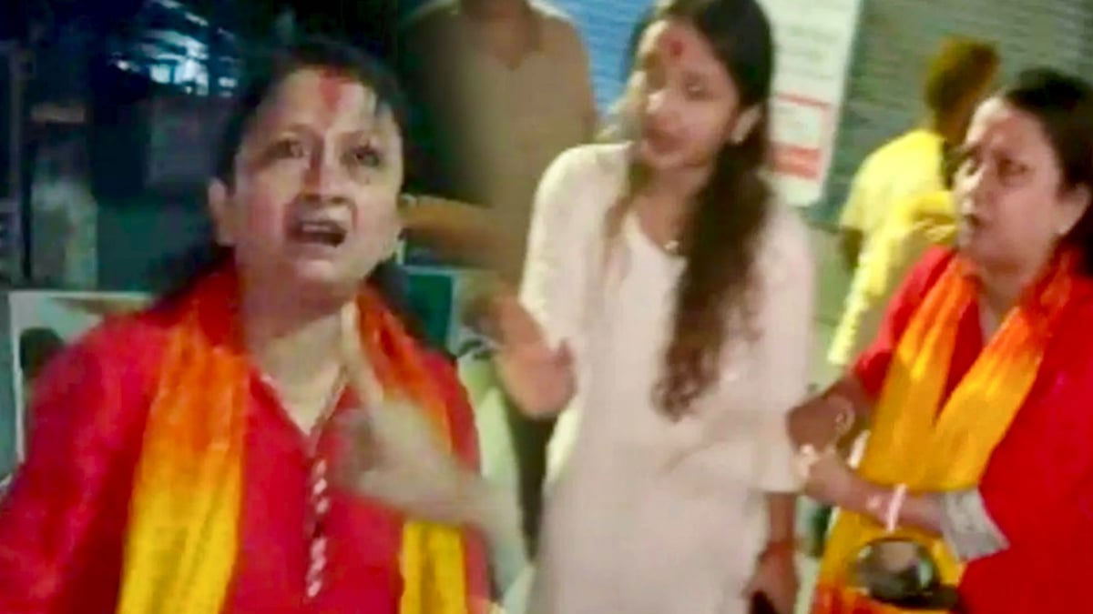 শিলিগুড়িতে গণেশ পুজোর ভাসান ঘিরে তৃণমূল নেত্রীর অশালীন আচরণ, দল থেকে ছাঁটাই