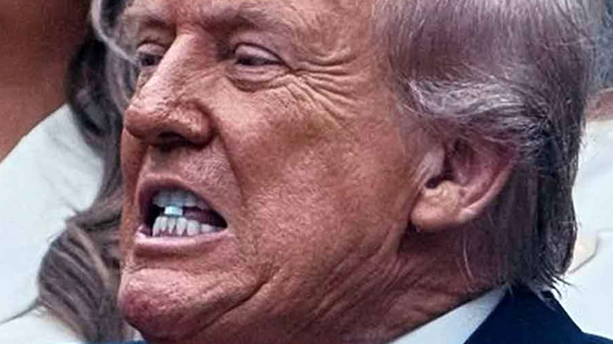 ইউএস ওপেন ফাইনালে ট্রাম্পের মুখে ওষুধের বড়ি!