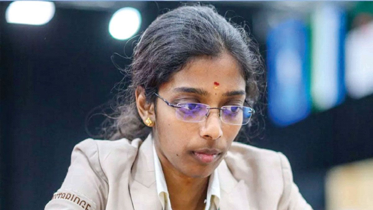 রেকর্ড গড়ে গ্র্যান্ড সুইসে চ্যাম্পিয়ন রমেশবাবু বৈশালী