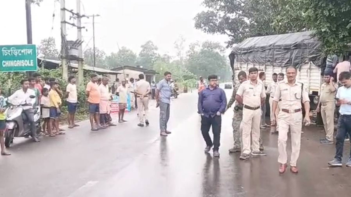 শালবনিতে বাস দুর্ঘটনায় আহত ২০