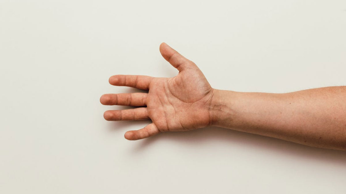 হাত কাঁপার কারণ এবং চিকিৎসা