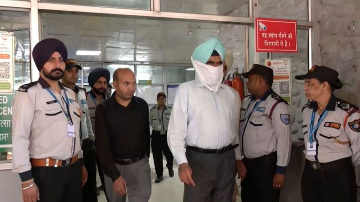 কার থেকে কত টাকা ঘুষ, ডায়েরিতে লিখে রাখতেন পাঞ্জাবের ধৃত ডিআইজি