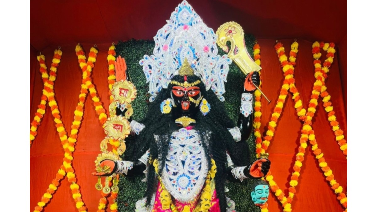 নিউ বালিগঞ্জে কালীপুজোর দায়িত্বে যুবরা
