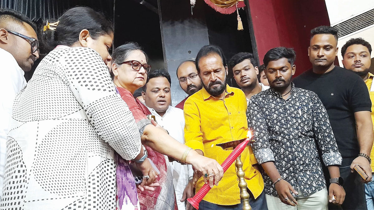 বারাসতে ফ্রি ক্লাসরুম শুরু সাংসদ কাকলির