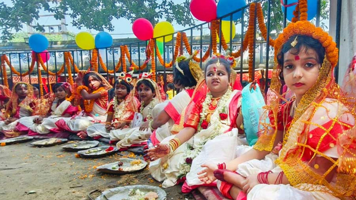 কঙ্কালীতলায় ৫১ কুমারী পুজো