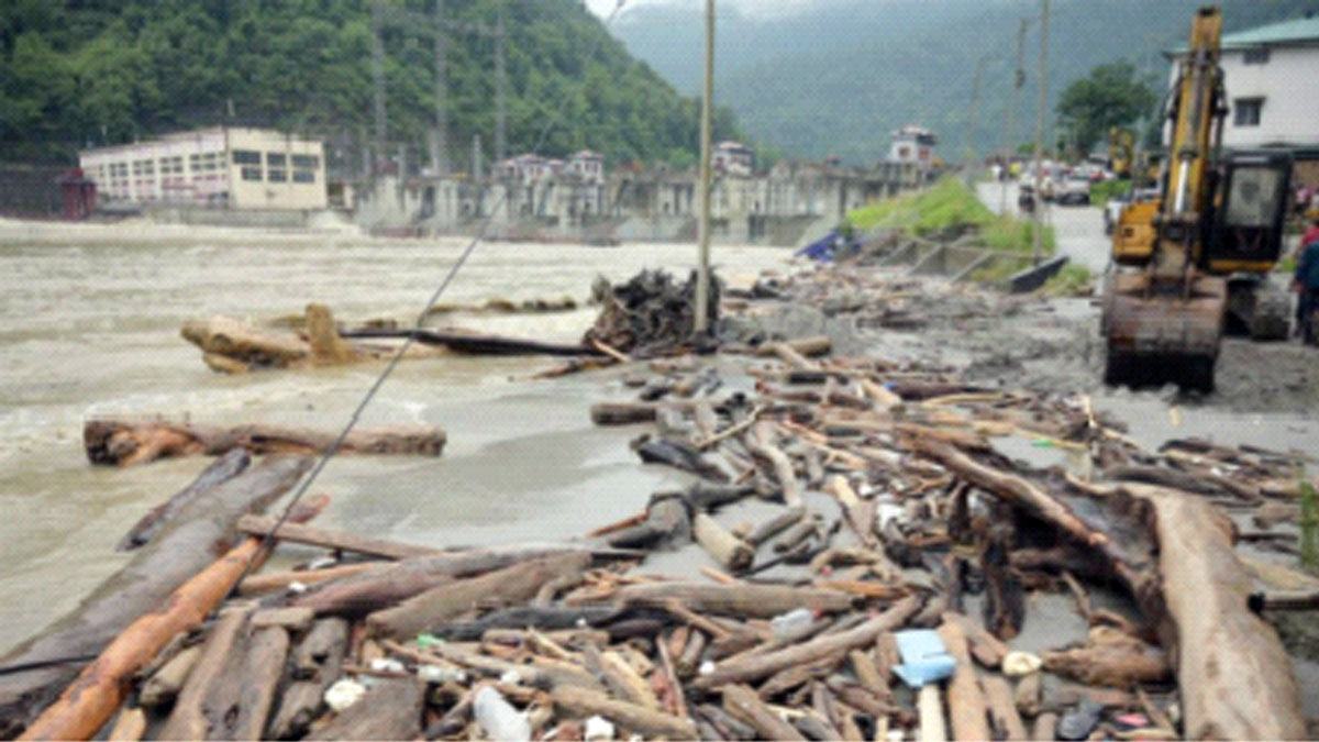 উত্তরবঙ্গের বিপর্যয় দেখিয়ে দিল,  প্রকৃতির প্রতিশোধের চরিত্র এমনই নির্মম
