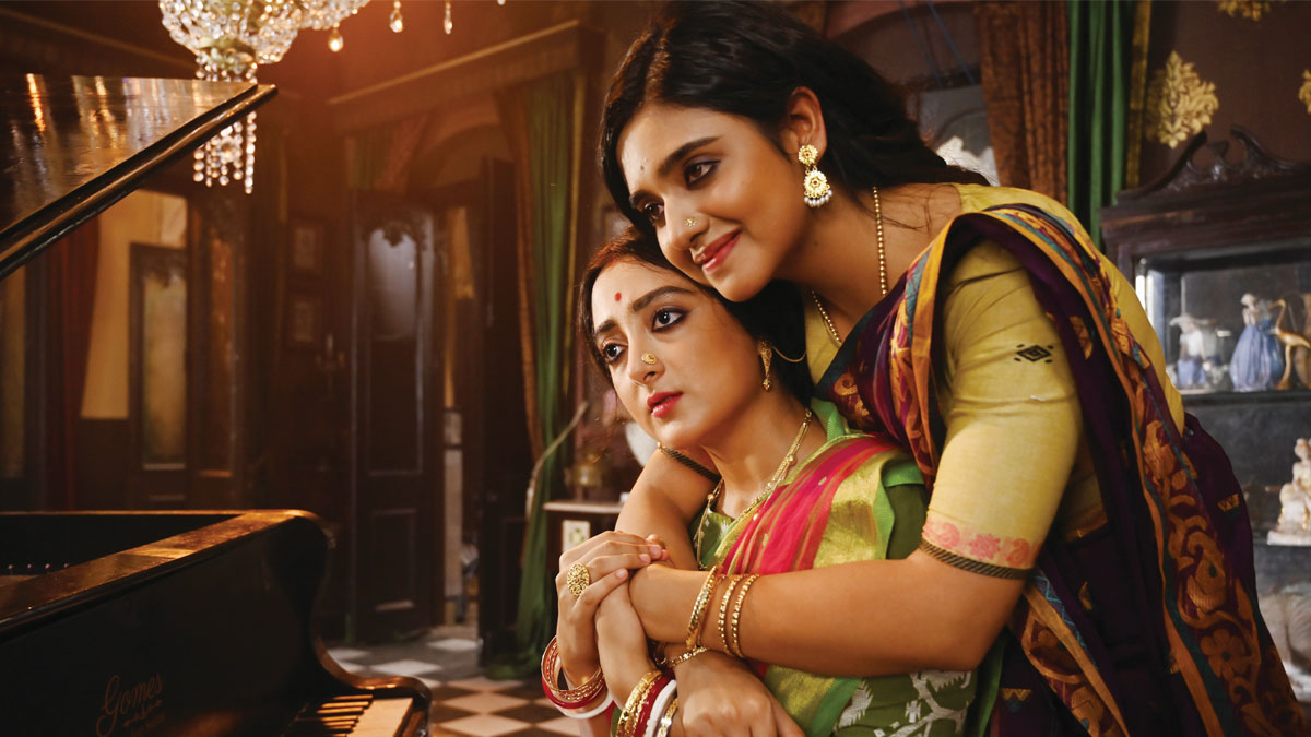 ভূতেরা আমাকে ভয় পায়, তাই দেখা দেয় না: সুরঙ্গনা