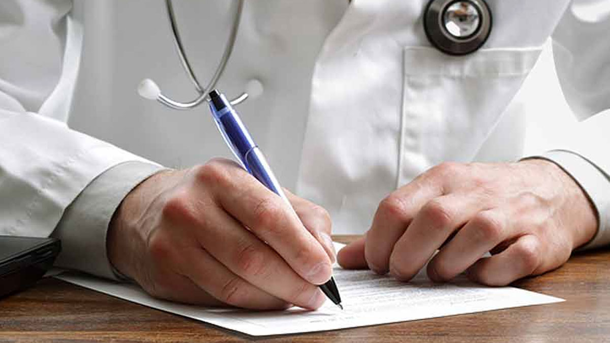 চিকিৎসকদের প্রেসক্রিপশন স্পষ্ট ও বড় হাতের অক্ষরে লেখার নির্দেশ