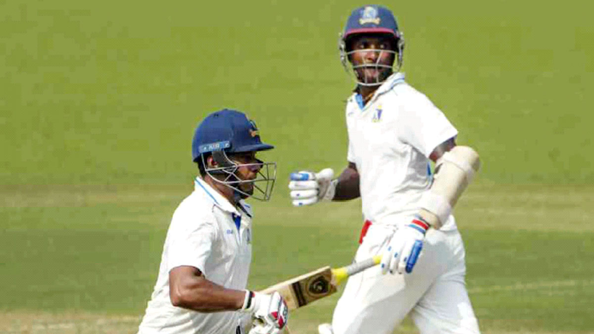 দ্বিতীয় দিনের শেষে বাংলা ৬১ রানে এগিয়ে