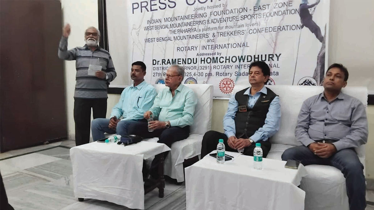 বাঁকুড়ার শুশুনিয়াতে রক ক্লাইম্বিং