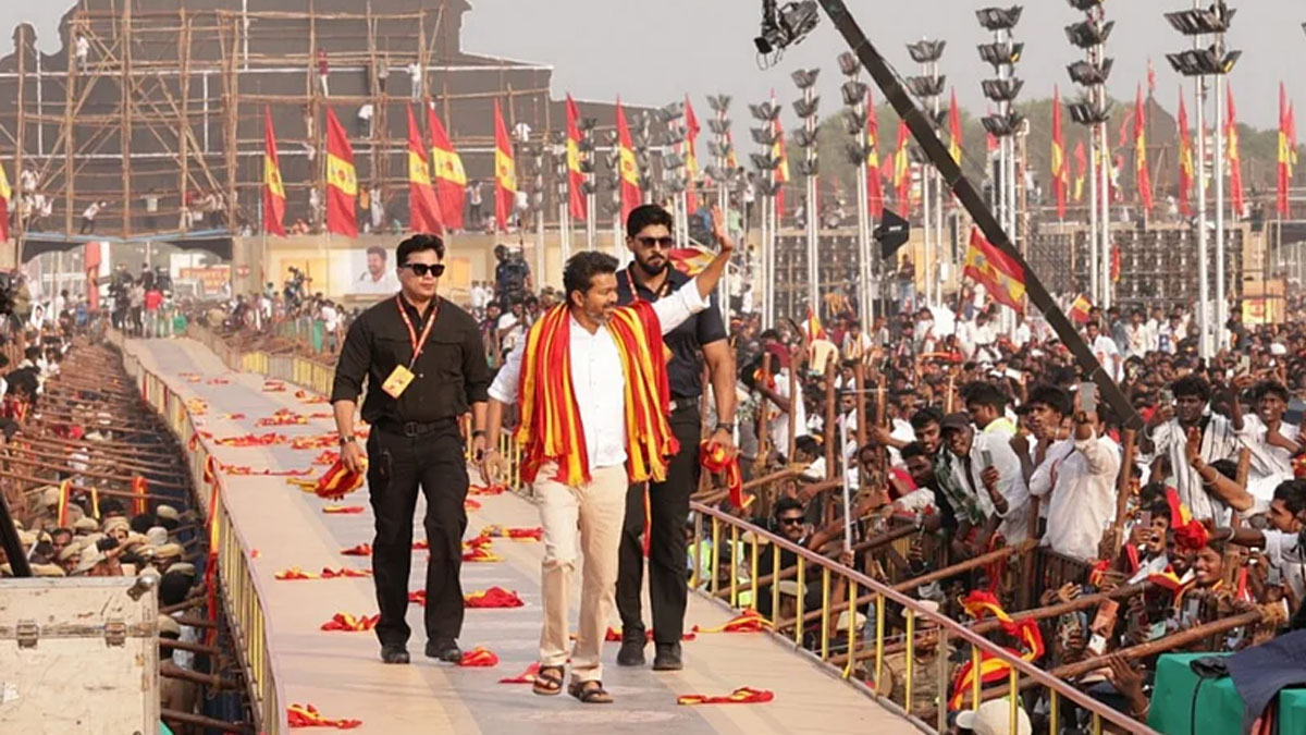 নিহতদের পরিবারকে আর্থিক সাহায্য বিজয়ের