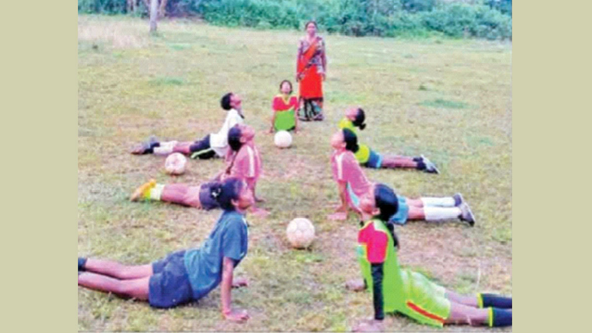 আদিবাসী মহিলা ফুটবলার তৈরি করতে উদ্যোগ নিতে চান কোচ ভারতী