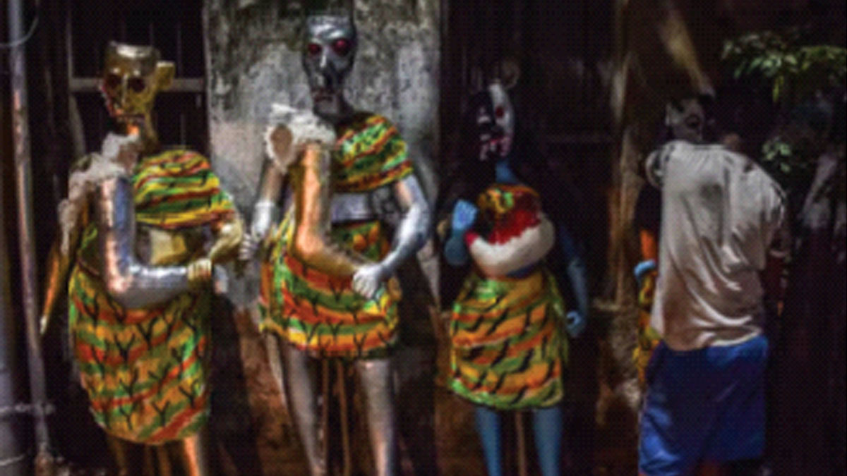 আলোর হাটে অন্ধকার, ভূত চতুর্দশী থেকে শুরু