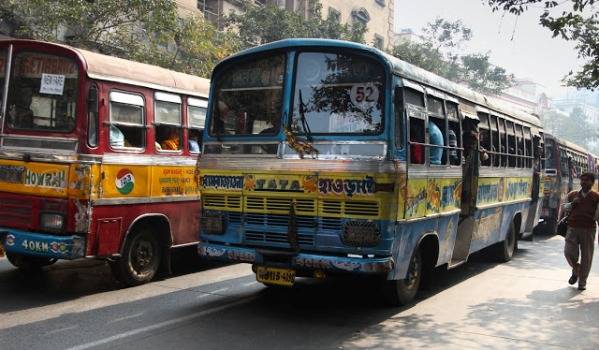 আরামবাগে বাস চলাচল বন্ধ, দুর্ভোগে যাত্রীরা
