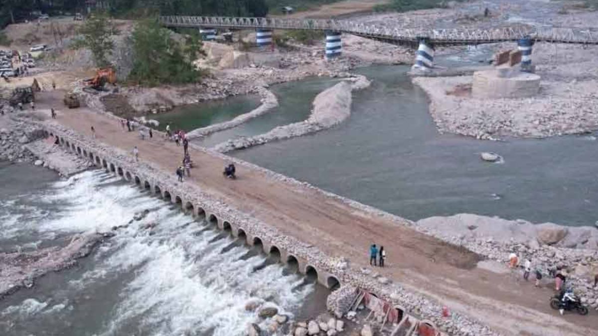 মুখ্যমন্ত্রীর নির্দেশের ১৬ দিনের মধ্যেই খুলল বিকল্প দুধিয়া সেতু