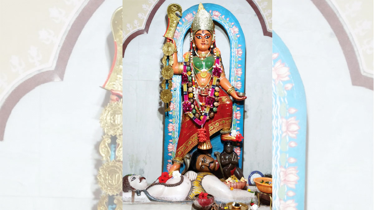 ৫০০ বছরের দেবী উত্তরবাহিনী যিনি পাণ্ডিত্যের প্রতীক