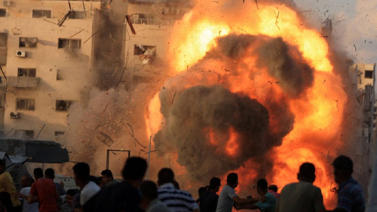 ট্রাম্পের প্রস্তাবে ইজরায়েল ও হামাস রাজি হওয়ার পর ফের হামলা গাজায়, মৃত ৭