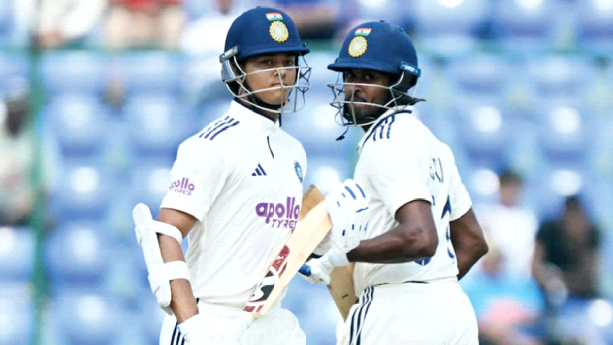 স্বখাত সলিলে ডুবিছে আজ ভারতীয় টেস্ট ক্রিকেট দল