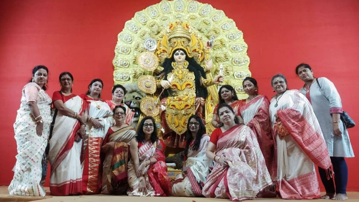 জোকায় জগদ্ধাত্রী পুজোয় উঠে এলো এক টুকরো চন্দননগর