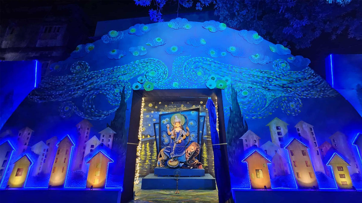 কাদাপাড়ার জগদ্ধাত্রী পুজোয় এবারের থিম ভ্যান গঘের ‘স্টারি নাইট’